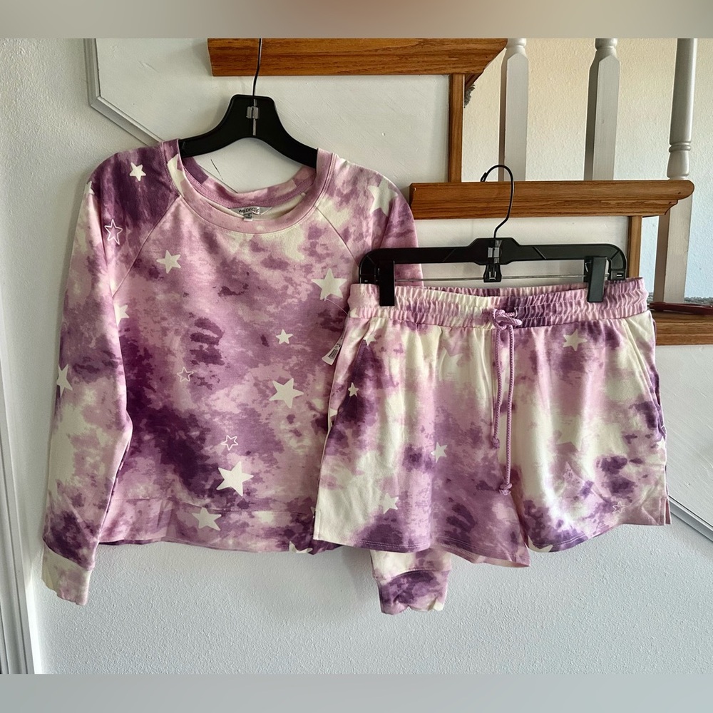 Wild fox short set NWT. Purple/white short set. Comes with a free designer gift